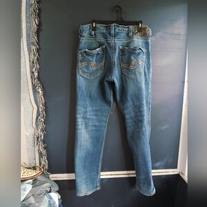 Silver Jeans Blue Denim  with Embroidered Pockets Size 36x32